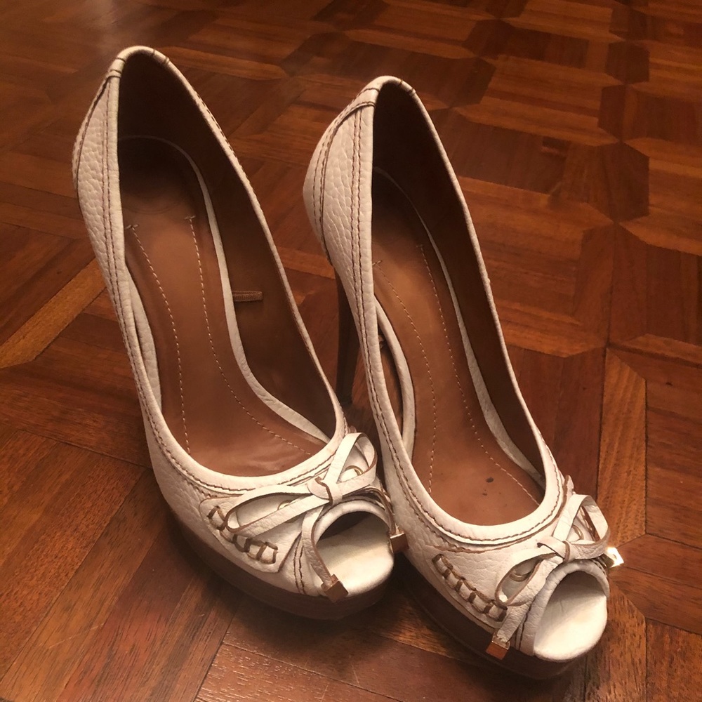 Zara size 38 white and wood heels
